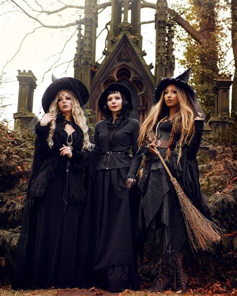 What is the common name for the hat that witches traditionally wear